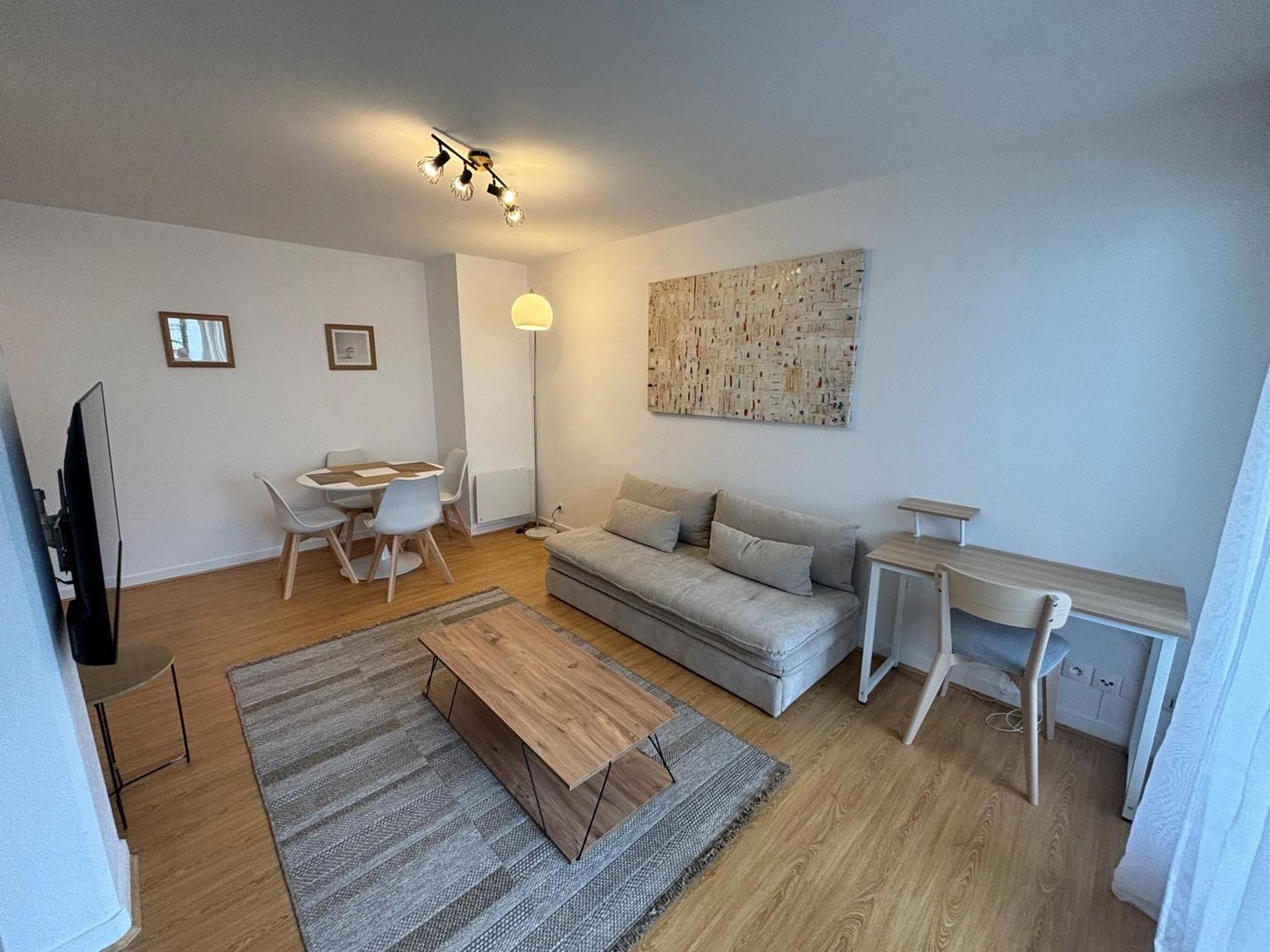 F2 Lumineux Au Coeur Du Vieux Appartement